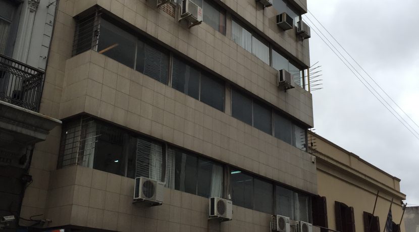 excelente-oficina-en-ciudad-vieja