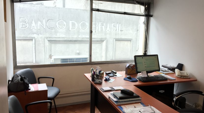 excelente-oficina-en-ciudad-vieja_2